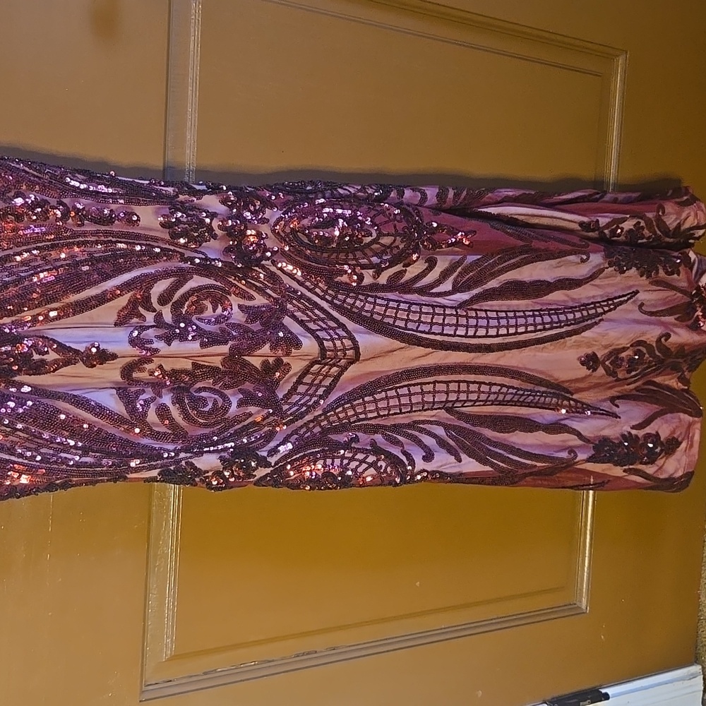 Fashion Nova-Burgundy cutout sequin gown with cream lining Sz XS NWT. - Picture 8 of 15